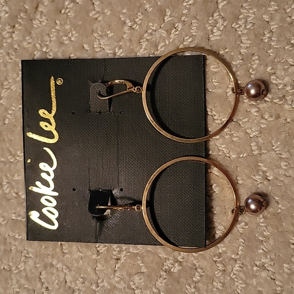 NWT Cookie Lee Gold tone Glass Pearl Earrings